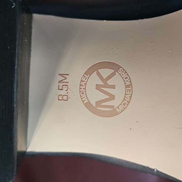 Michael Britton - Picture 5 of 9